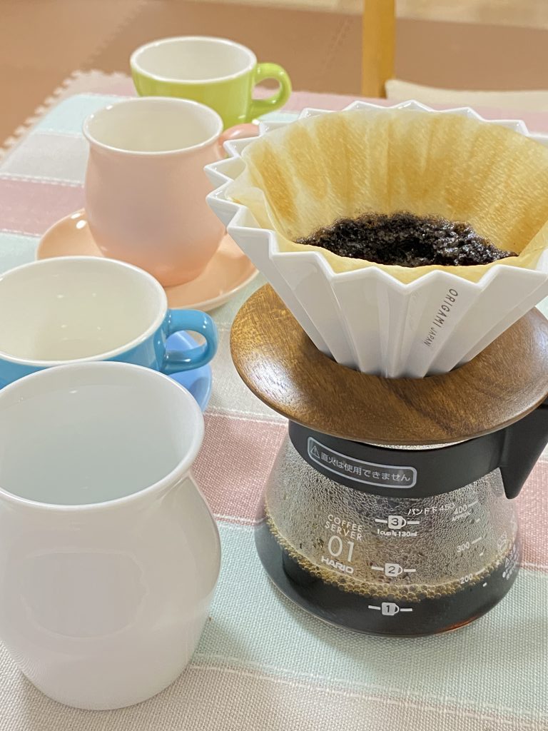 世界バリスタチャンピオンも使う アロママグは土岐市産 ケーアイさんの独自ブランドorigamiでモーニングコーヒー を淹れる 土岐市を駆ける男 やまだくん