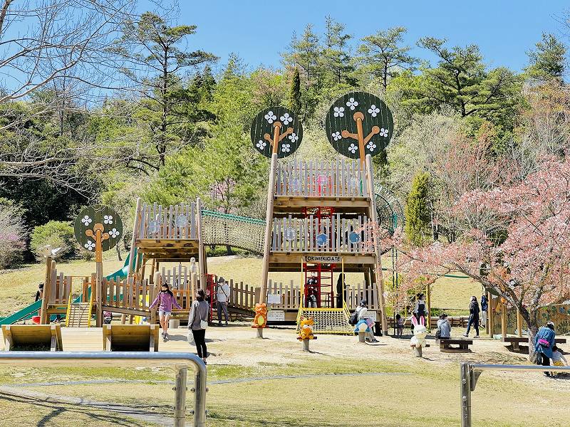 外で遊ぼう 土岐 市肥田町にある陶史の森公園で子どもと遊ぶ ここには動物園からアスレチック広場 qも楽しめる全部盛り 子どもを持つ親になって初めて分かる自然公園の偉大さを感じました 土岐市を駆ける男 やまだくん